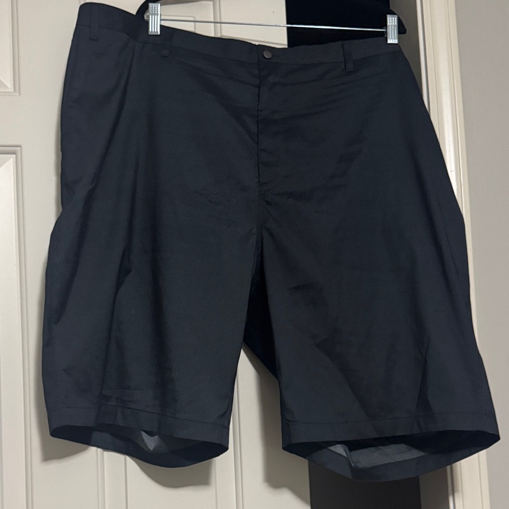 Navy Callaway shorts - size 50